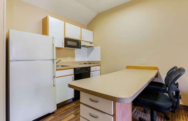 Deluxe Studio, 1 Queen Bed with Sofa bed, Non Smoking