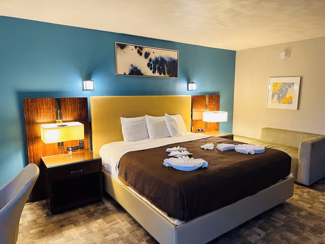 Deluxe Room, 1 King Bed