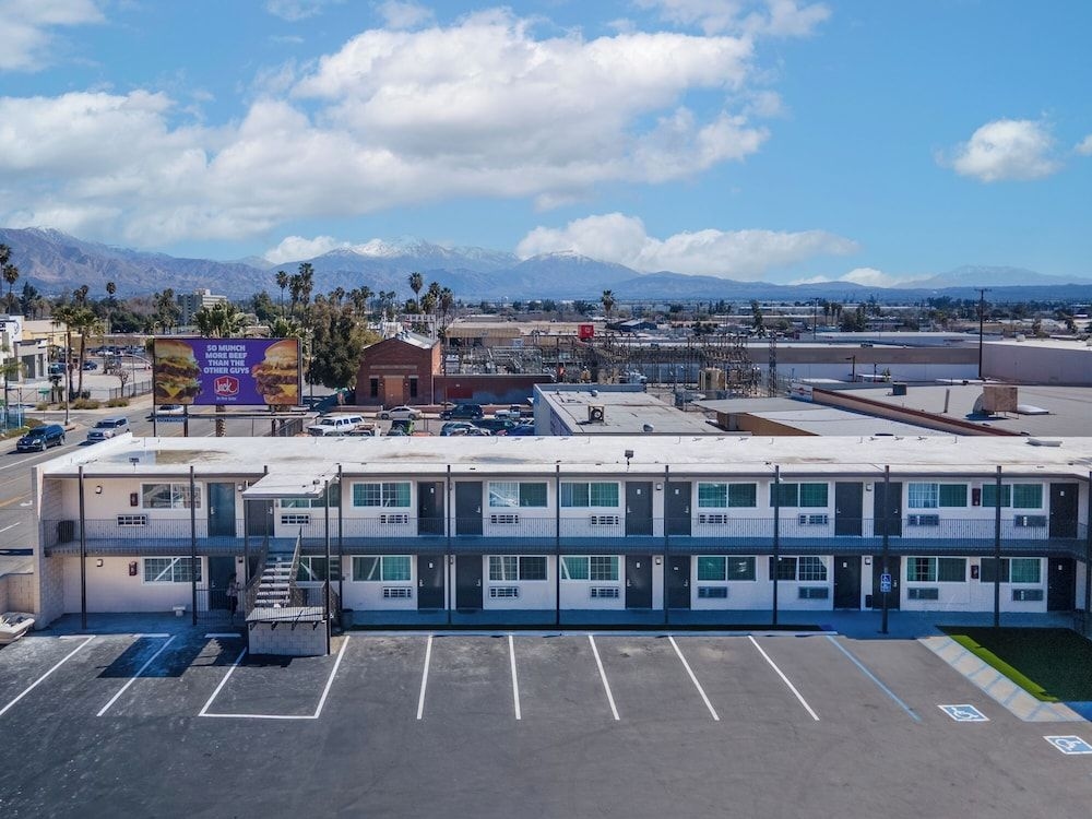 Astro Motel0