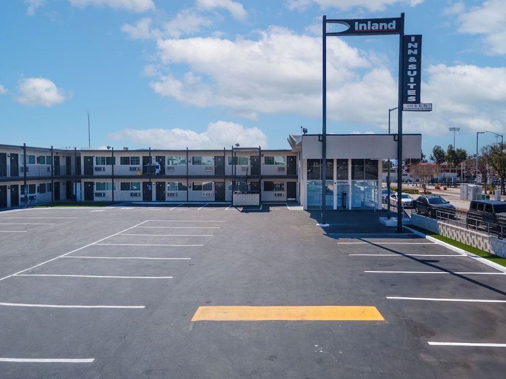 Astro Motel3
