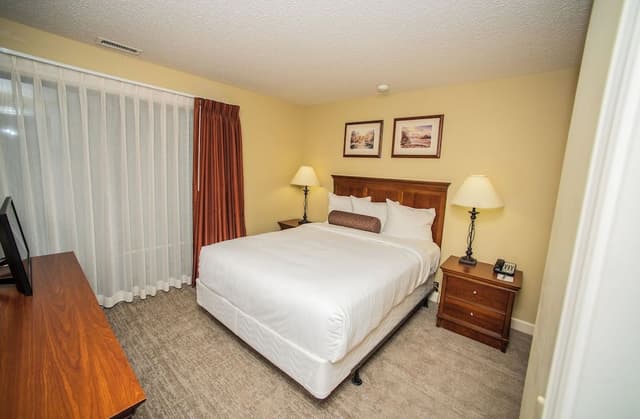 Room, 1 Queen Bed with Sofa bed, Kitchen, Beachside (Shores One Bedroom Condo)