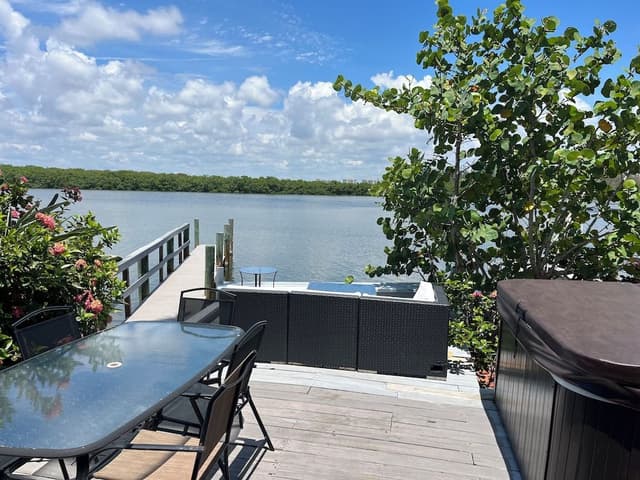 Townhome, 2 Bedrooms, Bay View