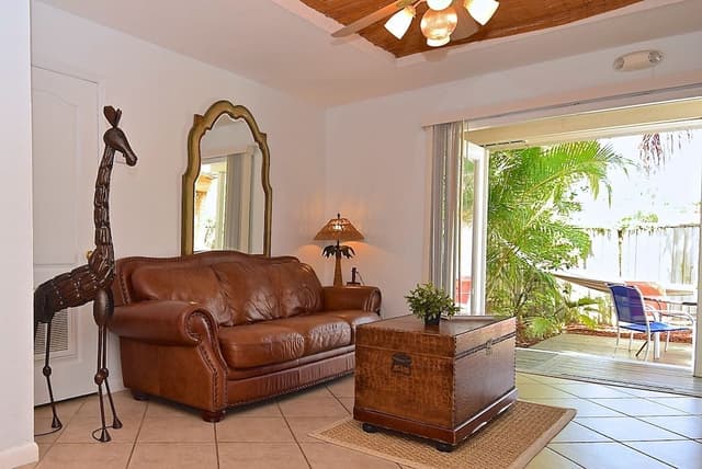 Luxury Cottage, 1 Bedroom, Hot Tub, Bay View (Rainforest Room)