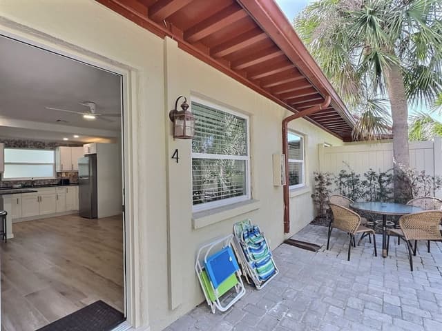 Condo (Bahama)