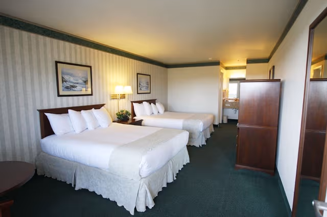 Room, 2 Queen Beds, Non Smoking (No Pets)