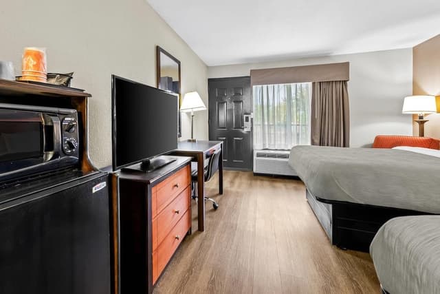 Standard Room, 2 Double Beds, Non Smoking