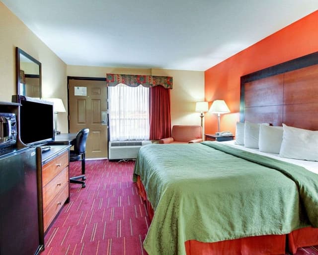 Standard Room, 1 King Bed, Non Smoking
