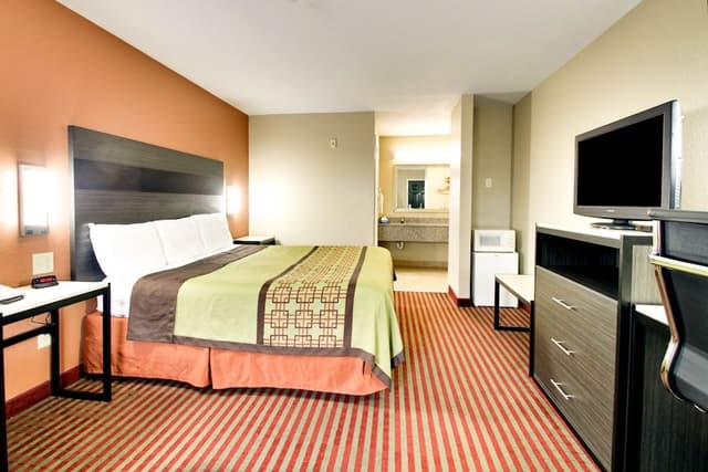 Standard Room, 1 King Bed, Smoking
