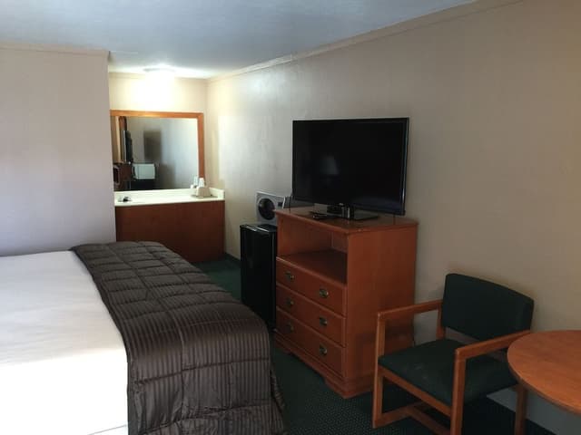 Standard Room, 1 King Bed, Non Smoking