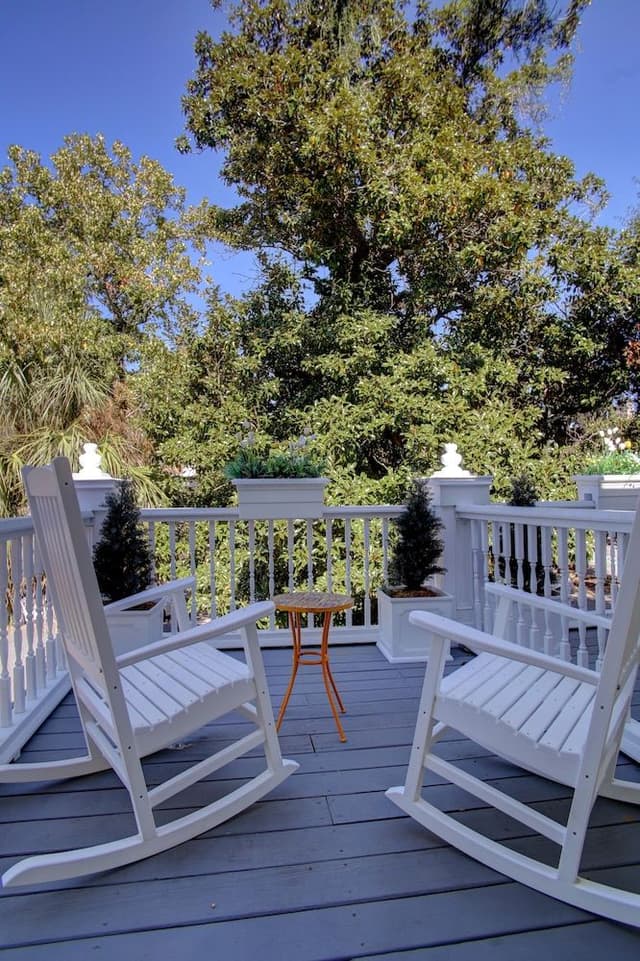 Chinaberry Balcony, Premier Room, 1 King Bed, Balcony