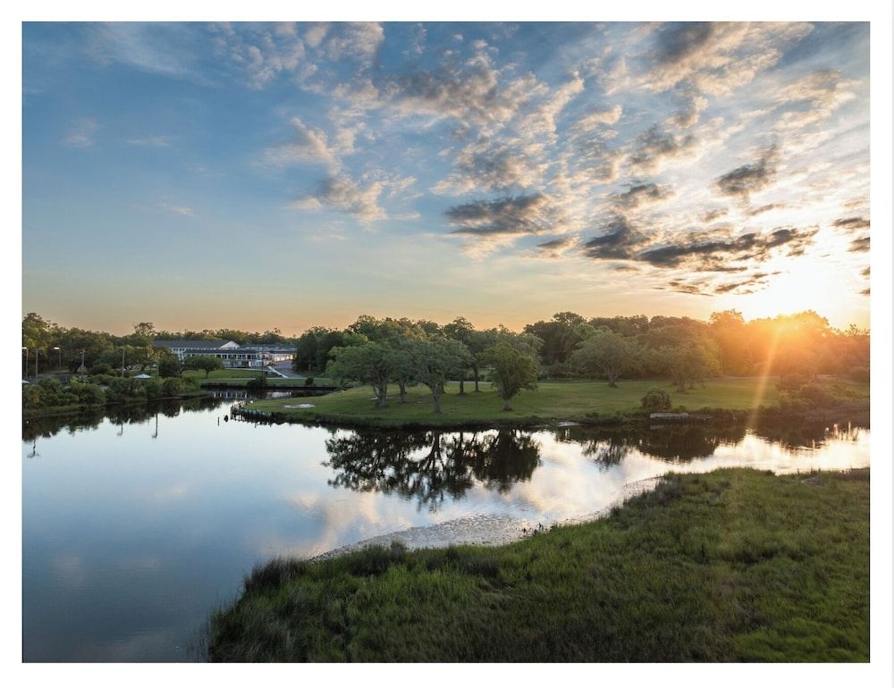 Gulf Hills Hotel & Conference Center0