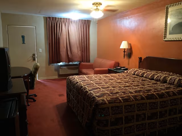 Standard Room, 1 King Bed, Smoking