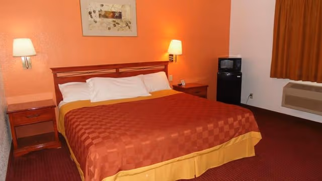 Standard Room, 1 King Bed