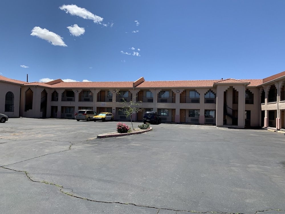 Luxury Inn4