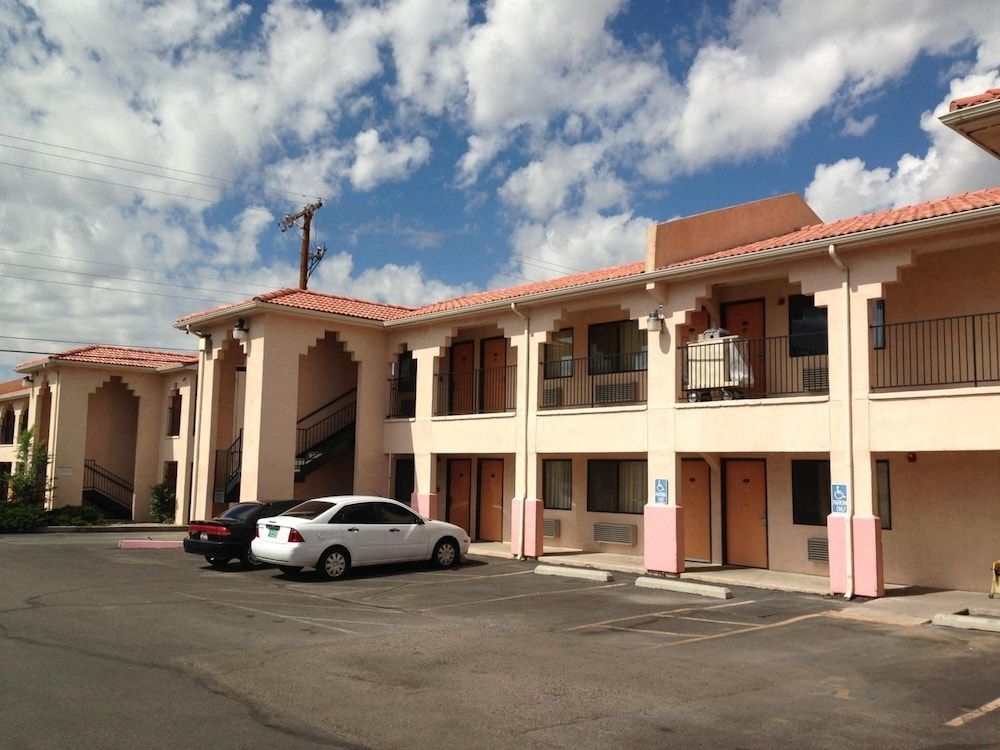 Luxury Inn1
