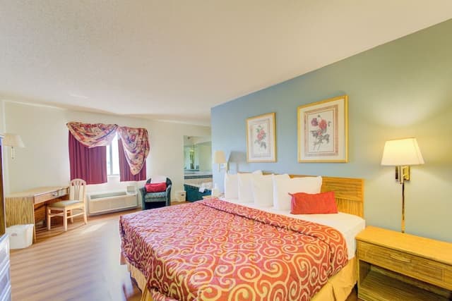 Suite, 1 King Bed, Non Smoking
