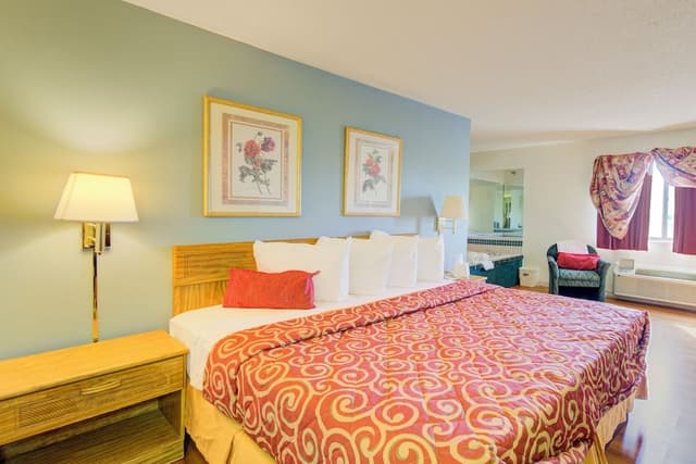Suite, 1 King Bed, Non Smoking