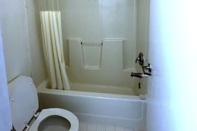Room, 2 Queen Beds, Accessible Bathtub (2 King Beds, Accessible)