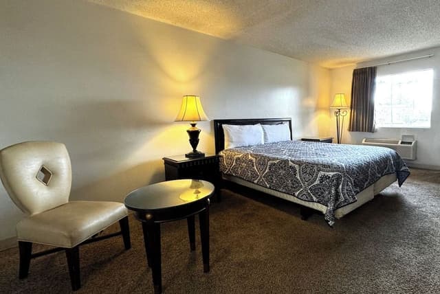 Room, 1 King Bed, Non Smoking