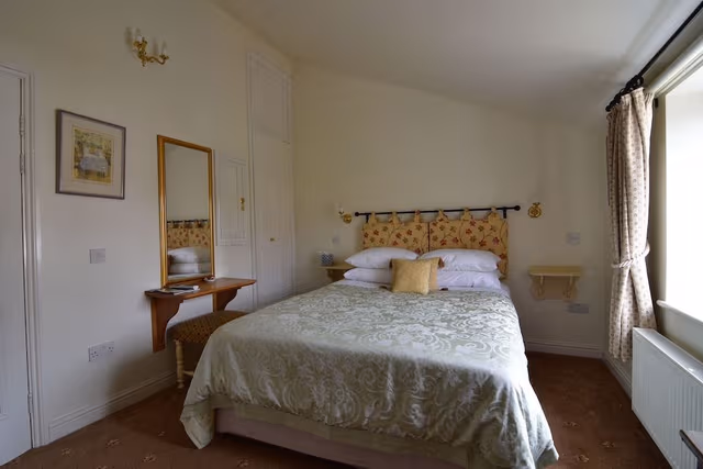 Superior House, 2 Bedrooms, Kitchen, Annex Building