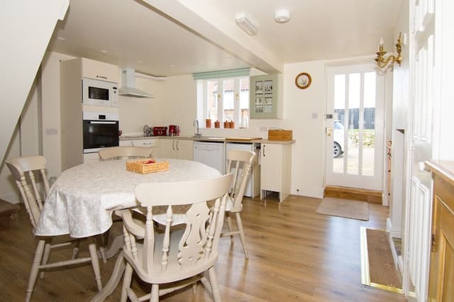 Superior House, 2 Bedrooms, Kitchen, Annex Building