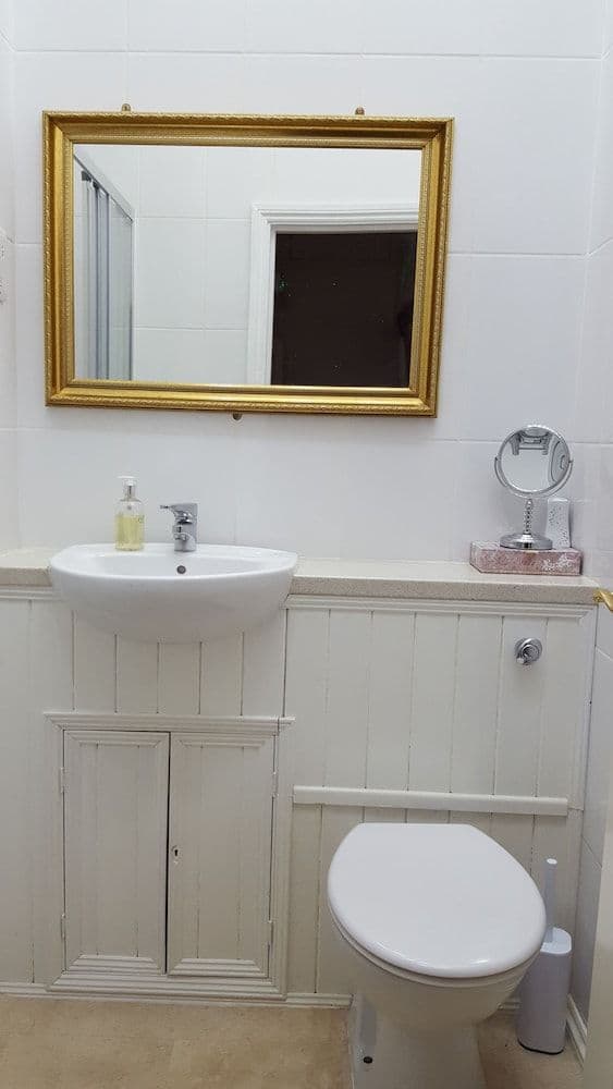 Classic Double Room, 1 King Bed, Bathtub