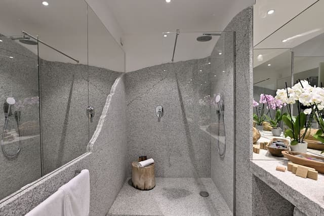 Suite, Sea View