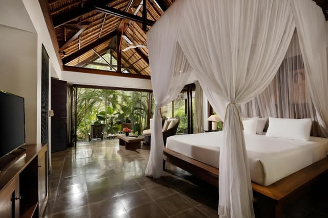 6-Bedroom Luxury Pool Villa