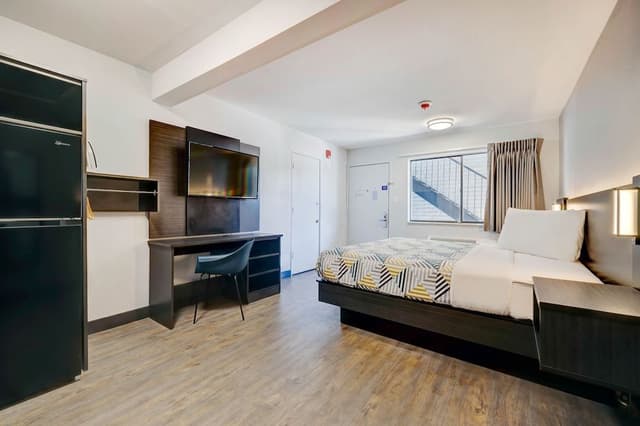 Standard Room, 1 King Bed, Non Smoking