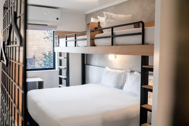 King Bunk Room