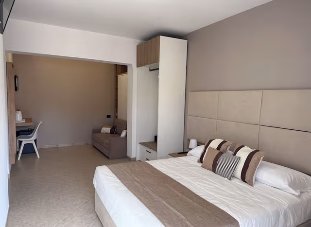 Triple Room, Balcony