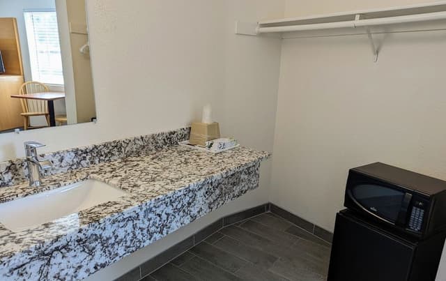 Double room with 2 King beds - Non Smoking