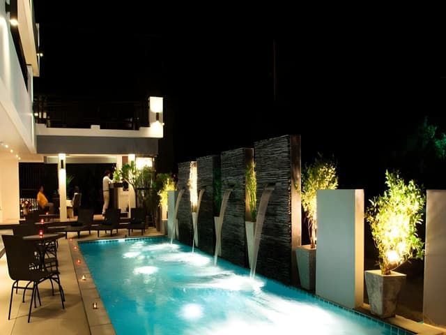 Deluxe Room, Pool View