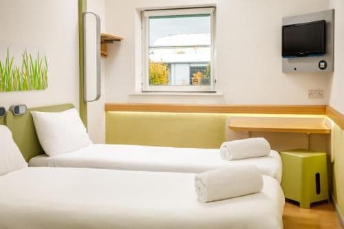 Standard Room with 2 single beds