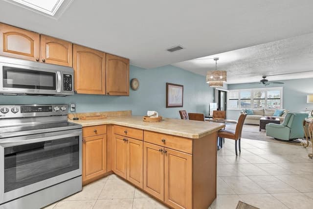 Condo, 1 King Bed with Sofa bed (Ocean Reef Villas 207)