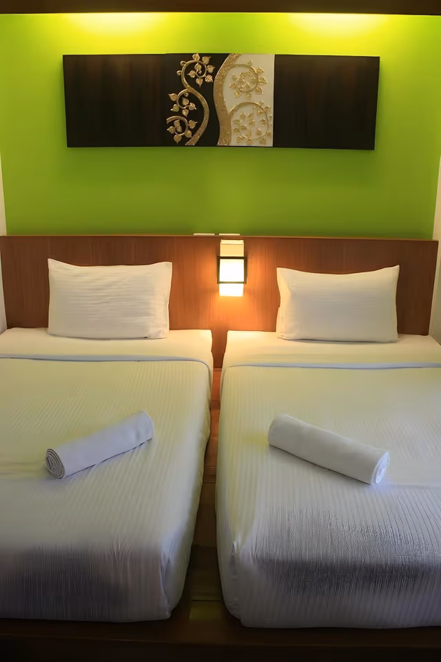 Standard Twin Room