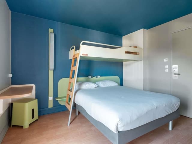 Triple Room, Multiple Beds