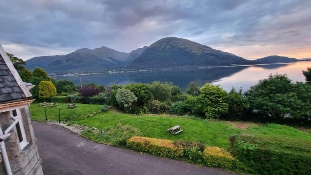 The Lodge On The Loch1