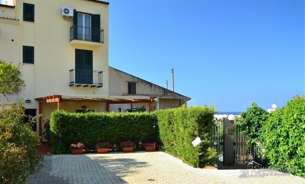 Holidays Cefalu4
