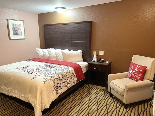 Standard Room, 1 King Bed