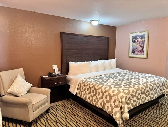 Standard Room, 1 King Bed