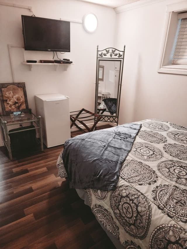 Standard Room, 1 Queen Bed, Garden View