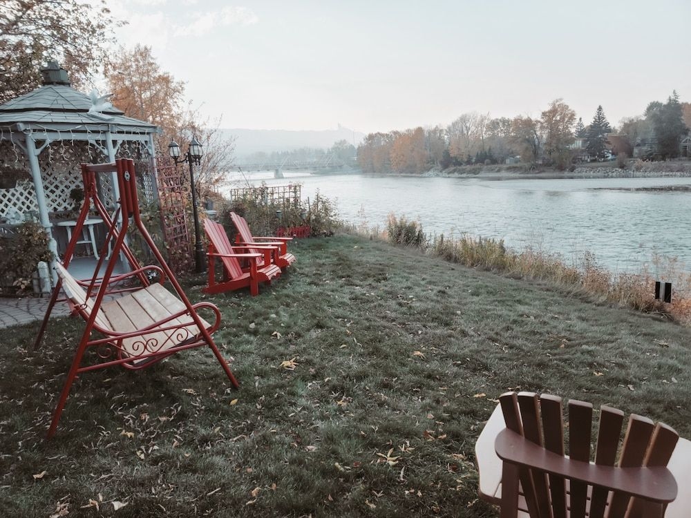 Along River Ridge Bed & Breakfast4