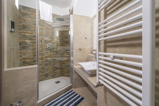 Comfort Room, 1 Bedroom, City View