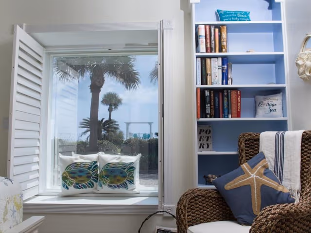 Porch with Ocean View, 1 Queen Bed, Shower