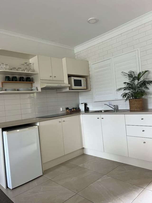 Standard Apartment, 2 Bedrooms, Non Smoking, Kitchen (S/C Poolside Unit)