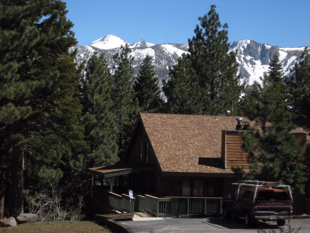Premier Condo, 2 Bedrooms, Mountain View
