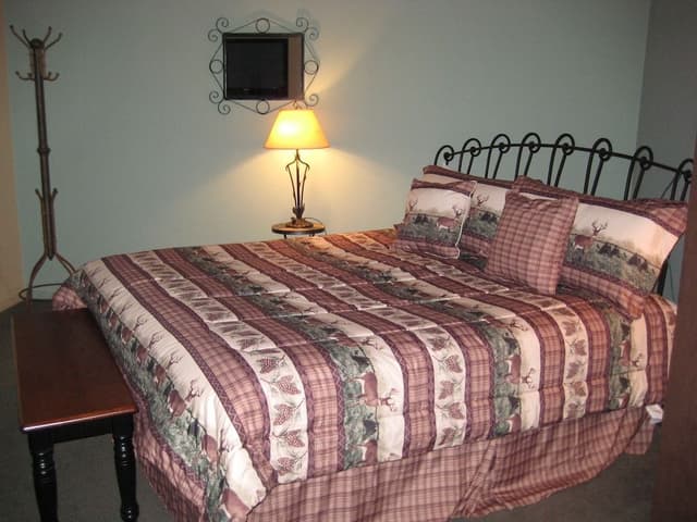 Premier Condo, 2 Bedrooms, Mountain View