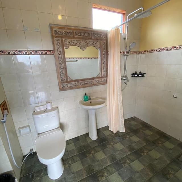 Family Room, 2 Bedrooms
