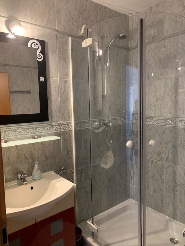 Double Room (6)